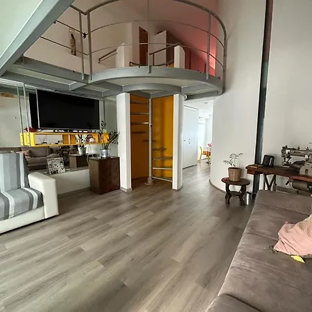Loft 42 Apartman Pisa